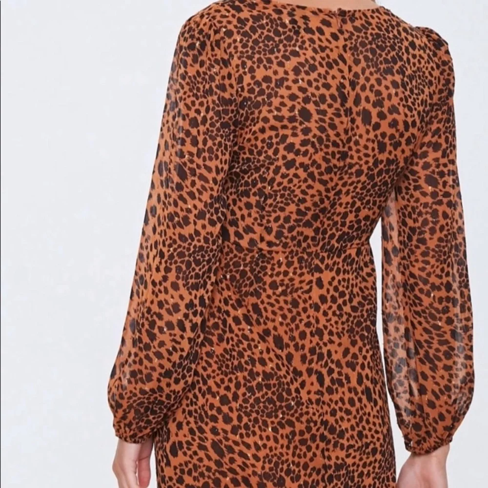 Forever 21 Leopard Print Dress 🐆 - Picture 2 of 2